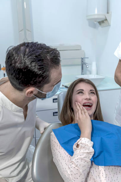 Best Emergency Denture Repair in Sandoval, IL